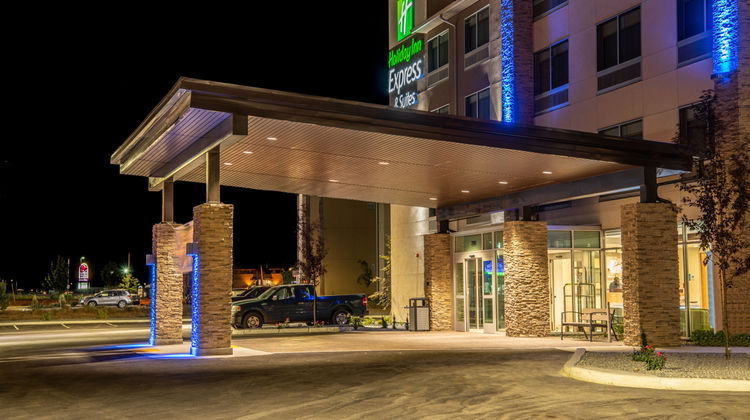 Holiday Inn Express & Suites Moses Lake Exterior