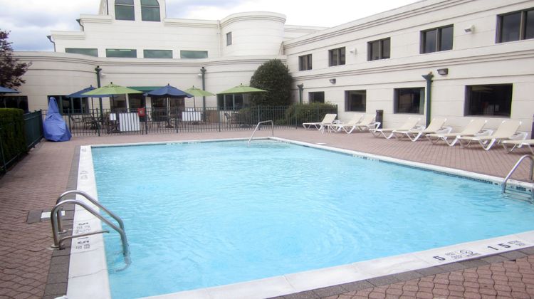 Holiday Inn Plainview Pool