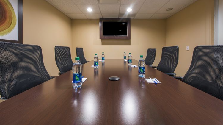 Holiday Inn Express Hotel & Suites Meeting