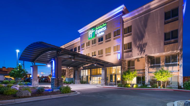 Holiday Inn Express Hotel  and  Suites Exterior. Images powered by <a href="https://www.leonardoworldwide.com" target="_blank" rel="noopener">Leonardo</a>.