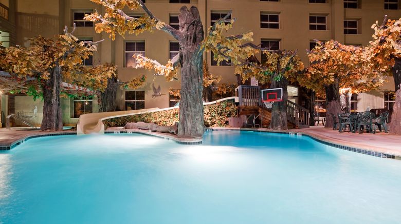 <b>Holiday Inn Hotel & Suites Madison West Pool</b>. Images powered by <a href="https://www.leonardoworldwide.com/" title="Leonardo Worldwide" target="_blank">Leonardo</a>.