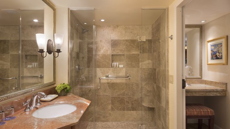 <b>Monterey Plaza Hotel & Spa Room</b>. Images powered by <a href="https://www.leonardoworldwide.com/" title="Leonardo Worldwide" target="_blank">Leonardo</a>.