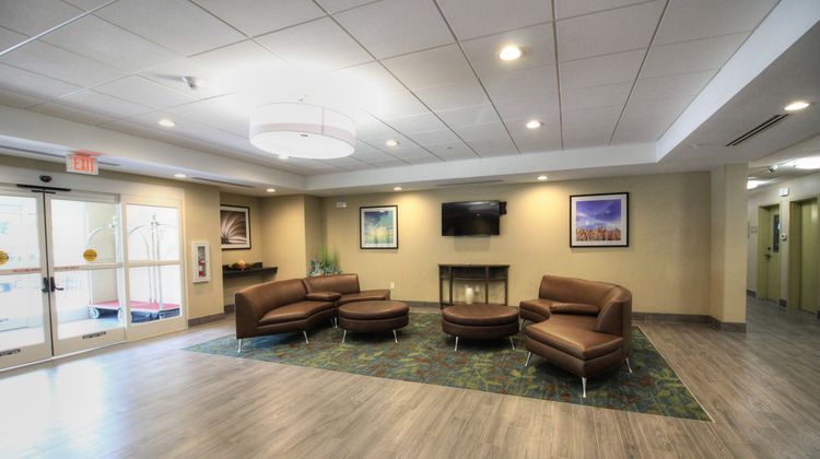 Candlewood Suites Memphis East Lobby