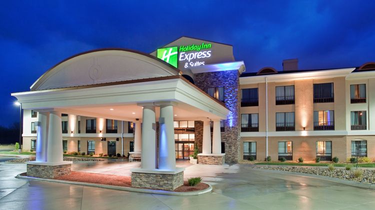 Holiday Inn Express & Suites St Robert Exterior
