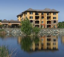 Holiday Inn Express Hotel & Suites Exterior