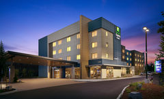 Holiday Inn Express - Portland Airport
