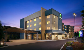 Holiday Inn Express - Portland Airport