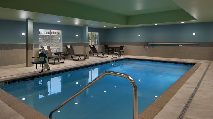 Holiday Inn Express - Portland Airport Pool
