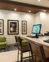 Holiday Inn Express & Suites Victoria