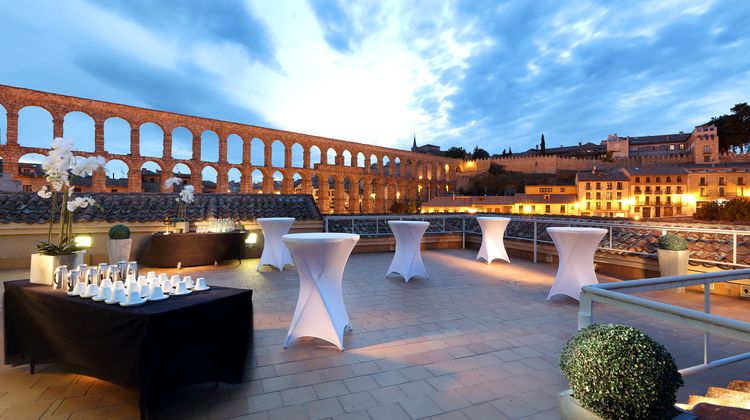 Eurostars Plaza Acueducto Exterior