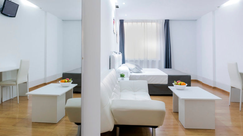 <b>BlueSense Madrid Genova Room</b>. Images powered by <a href="https://www.leonardoworldwide.com/" title="Leonardo Worldwide" target="_blank">Leonardo</a>.