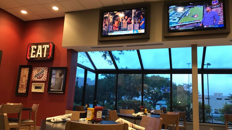Holiday Inn Hotel & Suites Restaurant