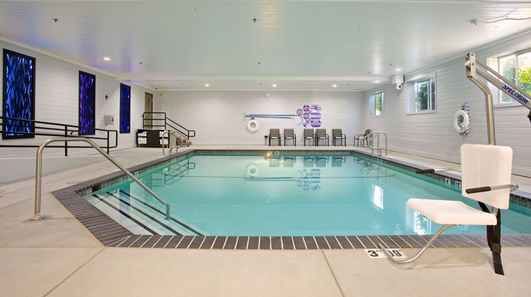 Holiday Inn Express & Suites Paso Robles Pool