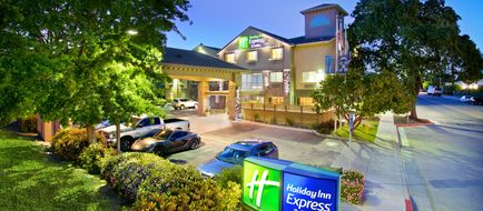 Holiday Inn Express & Suites Paso Robles Exterior