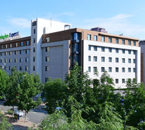 Holiday Inn Express High Tech Zone Exterior