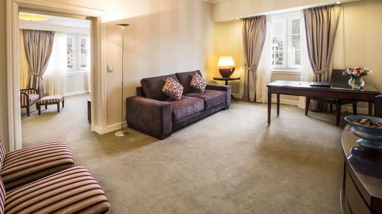 Claridge Hotel Room