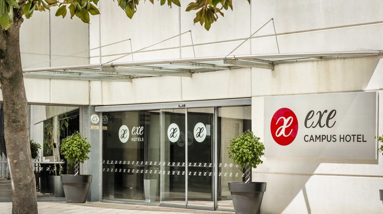 Hotel Campus Exterior