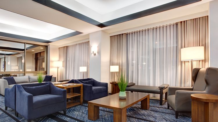 Holiday Inn Ottawa East Lobby