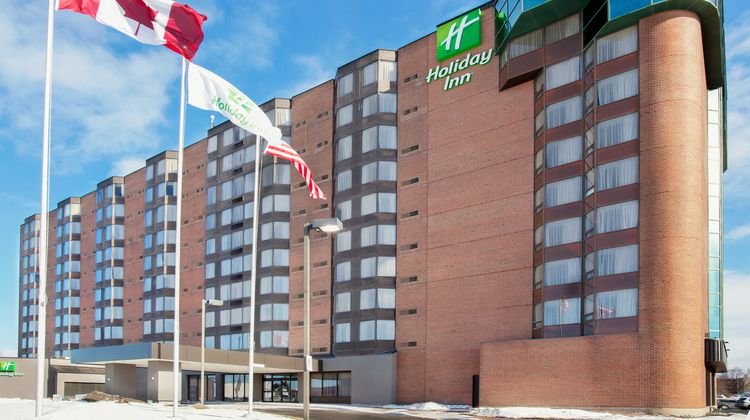 Holiday Inn Ottawa East Exterior