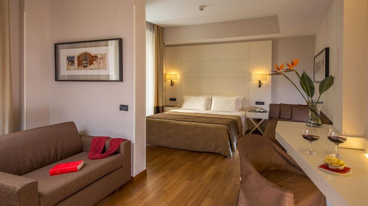 Oxford Hotel Room