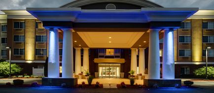 Holiday Inn Express Exterior