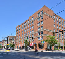 Holiday Inn Express & Suites Downtown Exterior