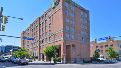 Holiday Inn Express & Suites Downtown