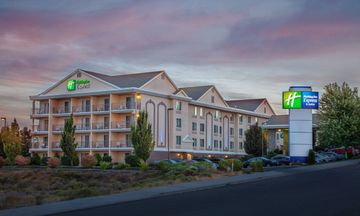 Holiday Inn Express & Suites