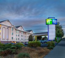 Holiday Inn Express & Suites Exterior