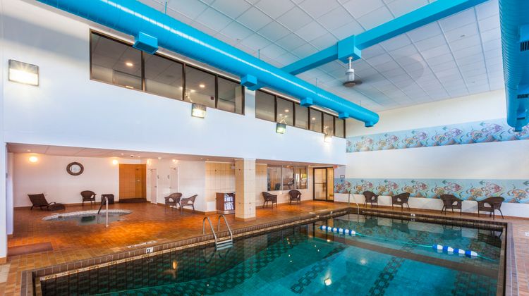 Holiday Inn Express Hotel & Suites Pool