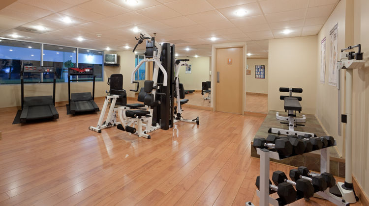 Holiday Inn Express Hotel & Suites Health Club