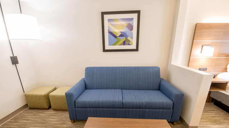 <b>Holiday Inn Express Room</b>. Images powered by <a href="https://www.leonardoworldwide.com/" title="Leonardo Worldwide" target="_blank">Leonardo</a>.