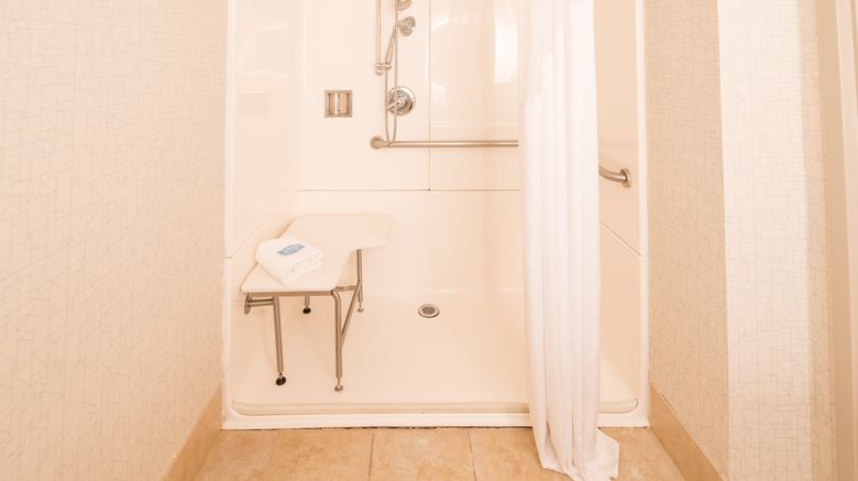 <b>Holiday Inn Express Room</b>. Images powered by <a href="https://www.leonardoworldwide.com/" title="Leonardo Worldwide" target="_blank">Leonardo</a>.