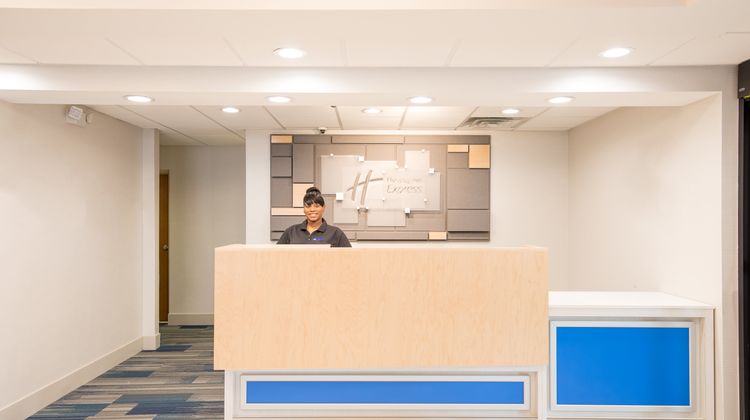 Holiday Inn Express Lobby