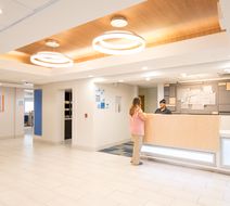 Holiday Inn Express Lobby