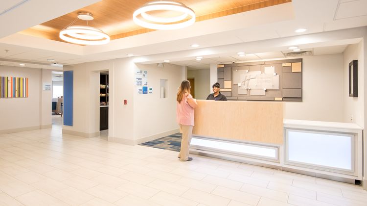 Holiday Inn Express Lobby