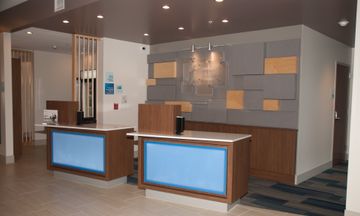 Holiday Inn Express & Suites Decatur