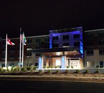 Holiday Inn Express & Suites Decatur Exterior