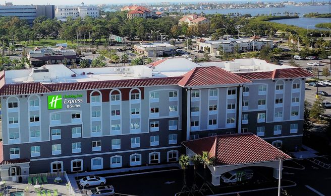 Holiday Inn Express/Suites Seminole Area Exterior