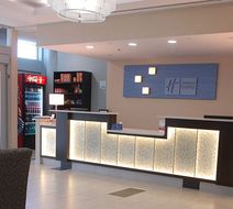 Holiday Inn Express Downtown Lobby