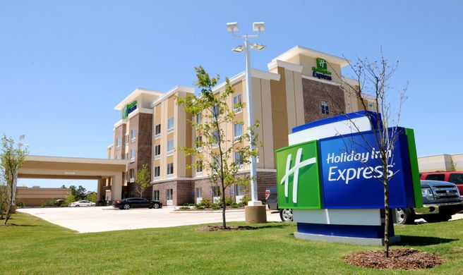 Holiday Inn Express Covington-Madisonvil Exterior