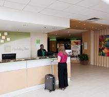 Holiday Inn Birmingham-Airport Lobby