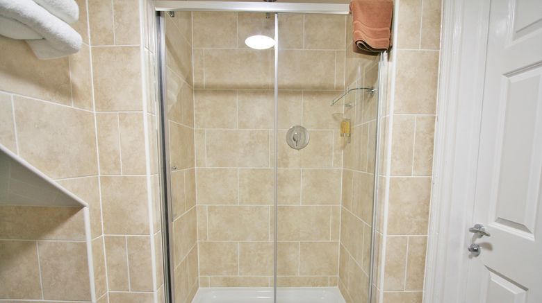 <b>New County Hotel Room</b>. Images powered by <a href="https://www.leonardoworldwide.com/" title="Leonardo Worldwide" target="_blank">Leonardo</a>.