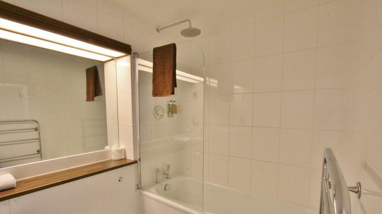 <b>New County Hotel Room</b>. Images powered by <a href="https://www.leonardoworldwide.com/" title="Leonardo Worldwide" target="_blank">Leonardo</a>.