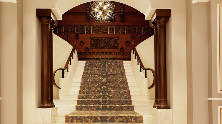 Taj  Connemara Lobby