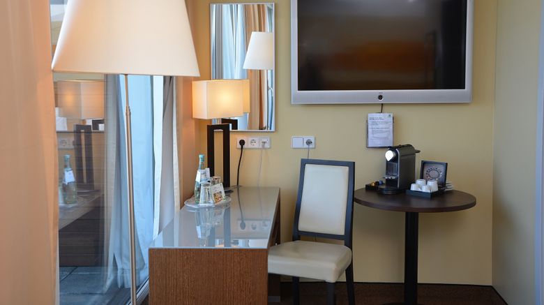 <b>Holiday Inn Salzburg City Room</b>. Images powered by <a href="https://www.leonardoworldwide.com/" title="Leonardo Worldwide" target="_blank">Leonardo</a>.