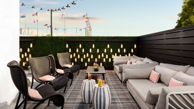 <b>Le Parc at Melrose Pool</b>. Images powered by <a href="https://www.leonardoworldwide.com/" title="Leonardo Worldwide" target="_blank">Leonardo</a>.