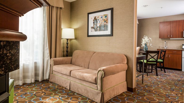 <b>Holiday Inn Express Hotel & Suites Room</b>. Images powered by <a href="https://www.leonardoworldwide.com/" title="Leonardo Worldwide" target="_blank">Leonardo</a>.