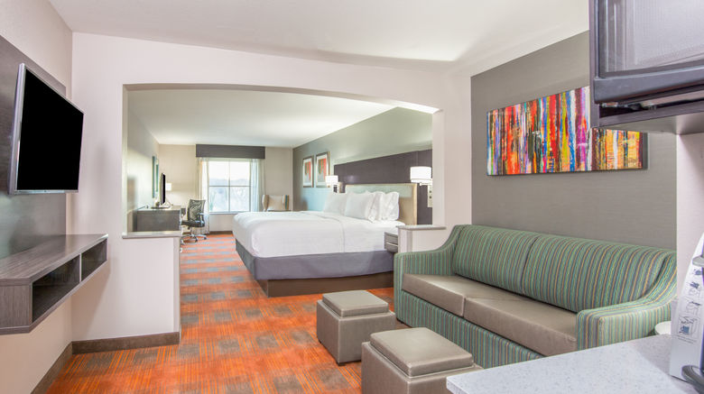 <b>Holiday Inn Express & Suites Shawnee Suite</b>. Images powered by <a href="https://www.leonardoworldwide.com/" title="Leonardo Worldwide" target="_blank">Leonardo</a>.
