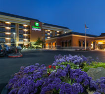 Holiday Inn Express At Monterey Bay Exterior